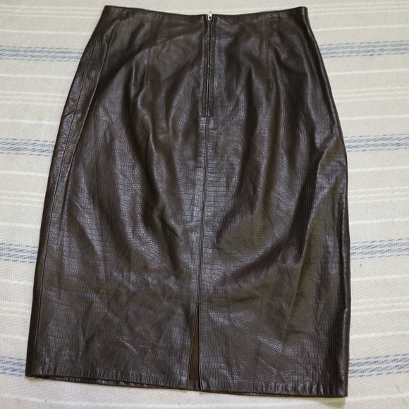 VTG LANNA Crocodile Embossed Leather Skirt - Picture 5 of 8